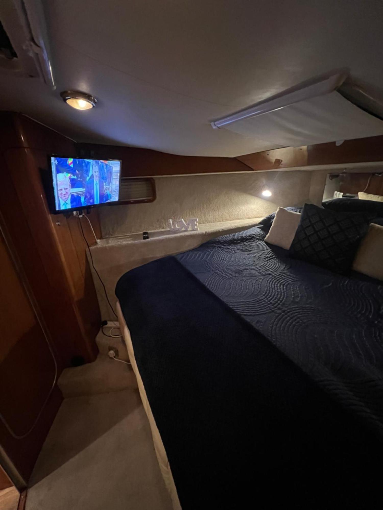 Luxury 40 Foot Yacht On 5 Star Ocean Village Marina Southampton - Minutes Away From City Centre And Cruise Terminals - Free Parking Included 外观 照片